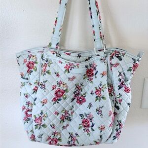 Vera Bradley Glenna satchel in Water bouquet.